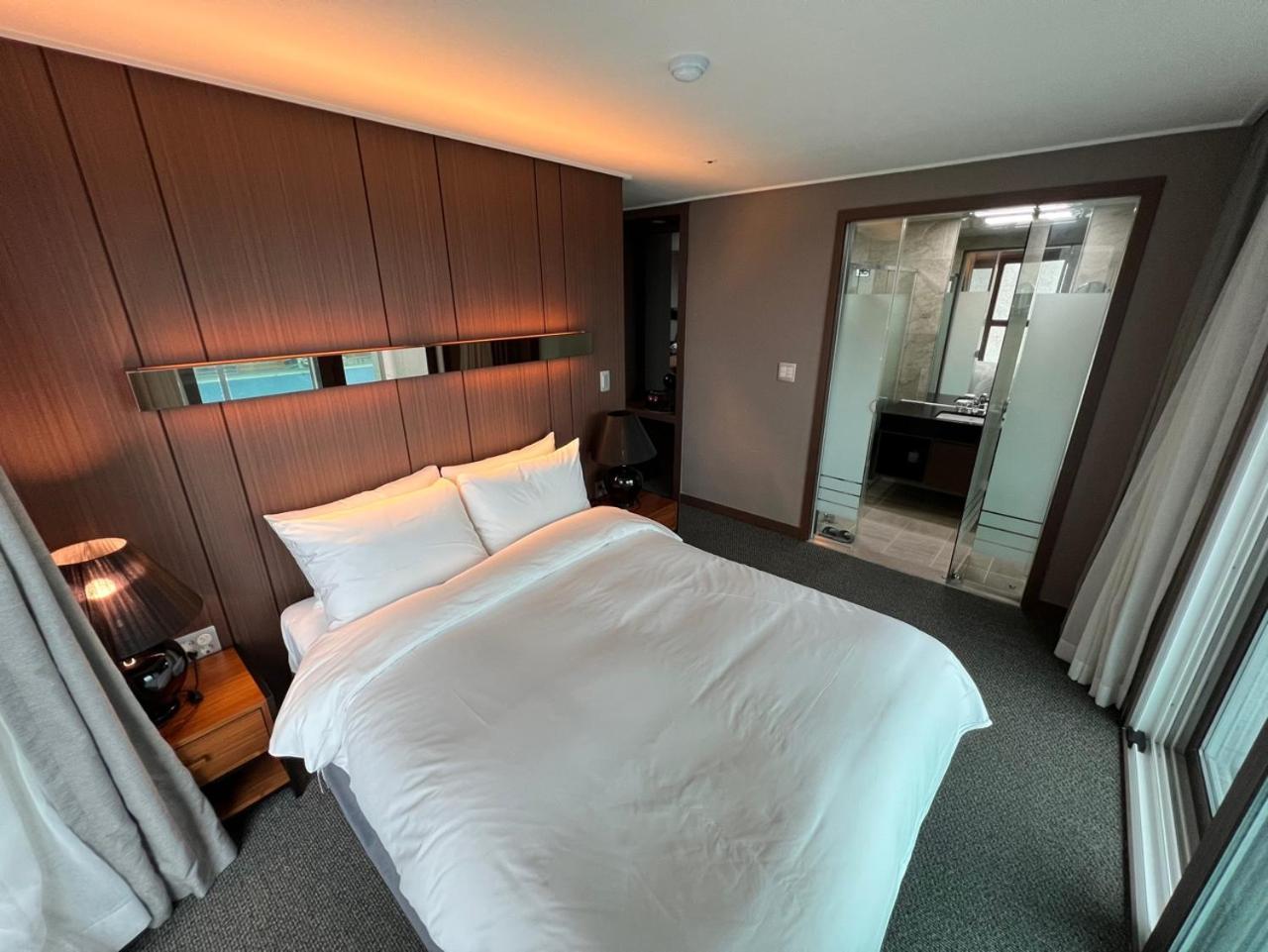 Raonstay In Perla Hotel Jinju Exterior foto