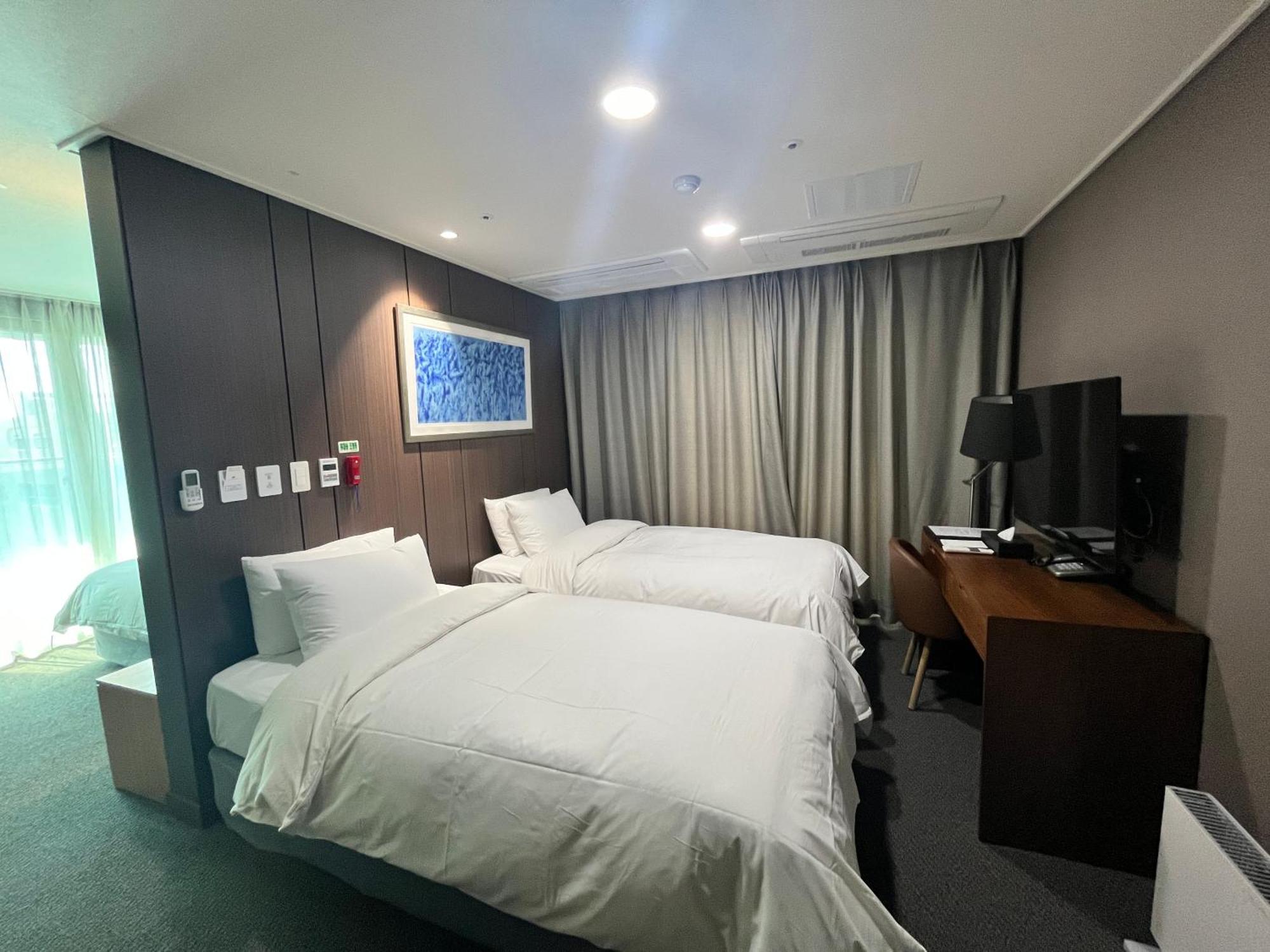 Raonstay In Perla Hotel Jinju Exterior foto